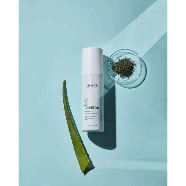 Очищаючий гель з алое - Image Skincare Ormedic Balancing Facial Cleanser 4649 фото