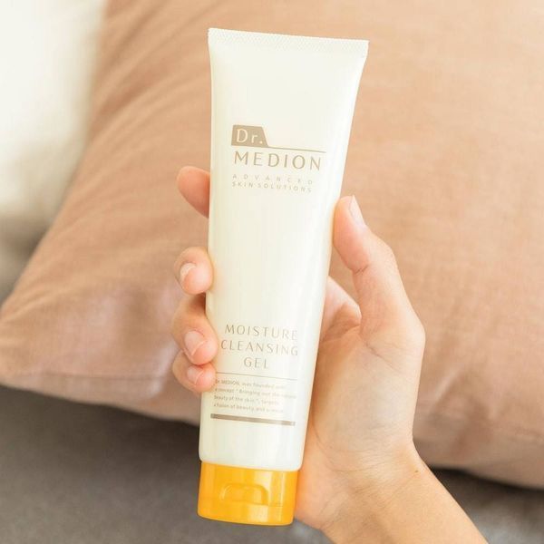 Очищаючий гель з колоїдним сріблом та платиною - Dr. Medion Moisture Cleansing Gel 101463 фото